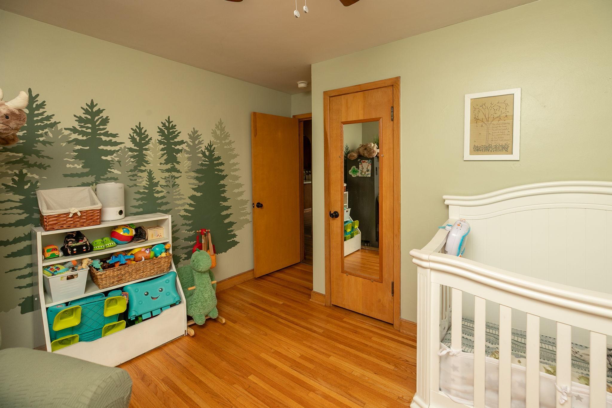 16-web-or-mls-16-Bedroom 2.jpg