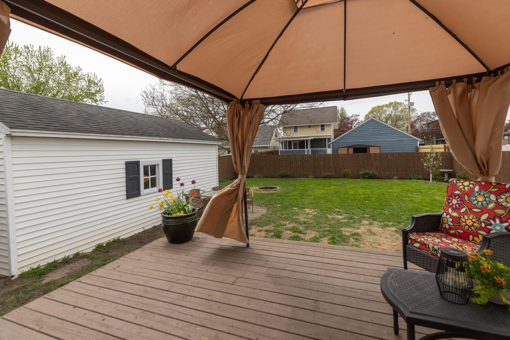 31-web-or-mls-31-Deck.jpg