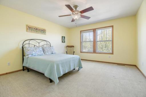 1805 Freedom Lane, Chanhassen, MN 55317