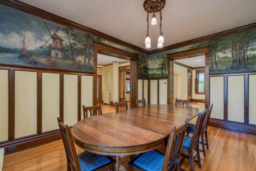 The owner would love for this table and chairs to remain with the home