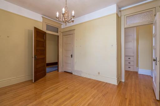 The "Library" room with access to the kitchenette