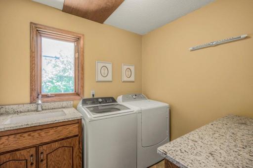 8906 Ashley Terrace, Minneapolis, MN 55443
