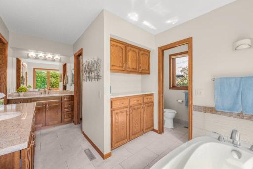 8906 Ashley Terrace, Minneapolis, MN 55443