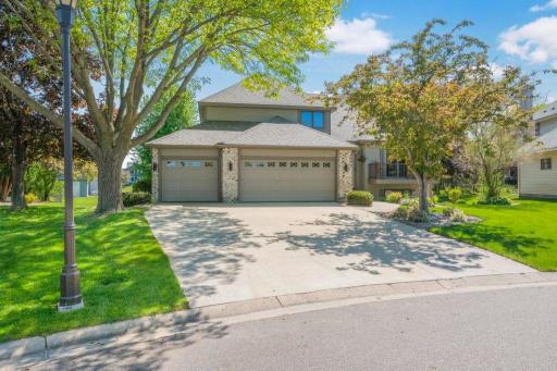 8906 Ashley Terrace, Minneapolis, MN 55443