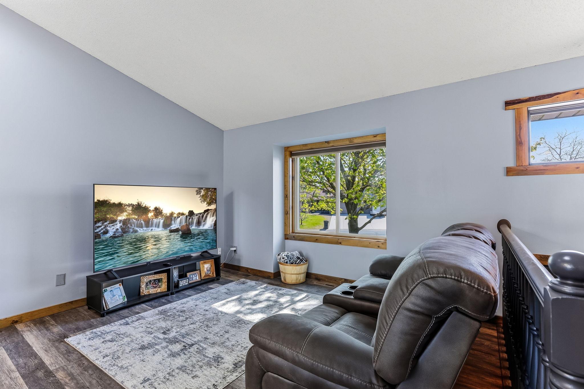 3-web-or-mls-13676-Marigold-St-03.jpg