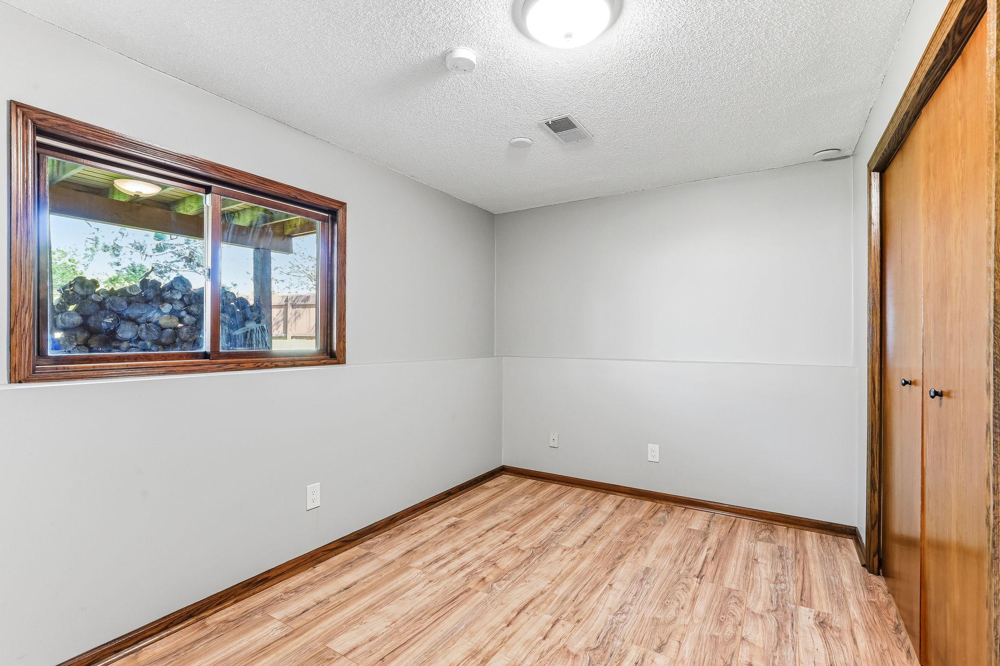 25-web-or-mls-13676-Marigold-St-25.jpg