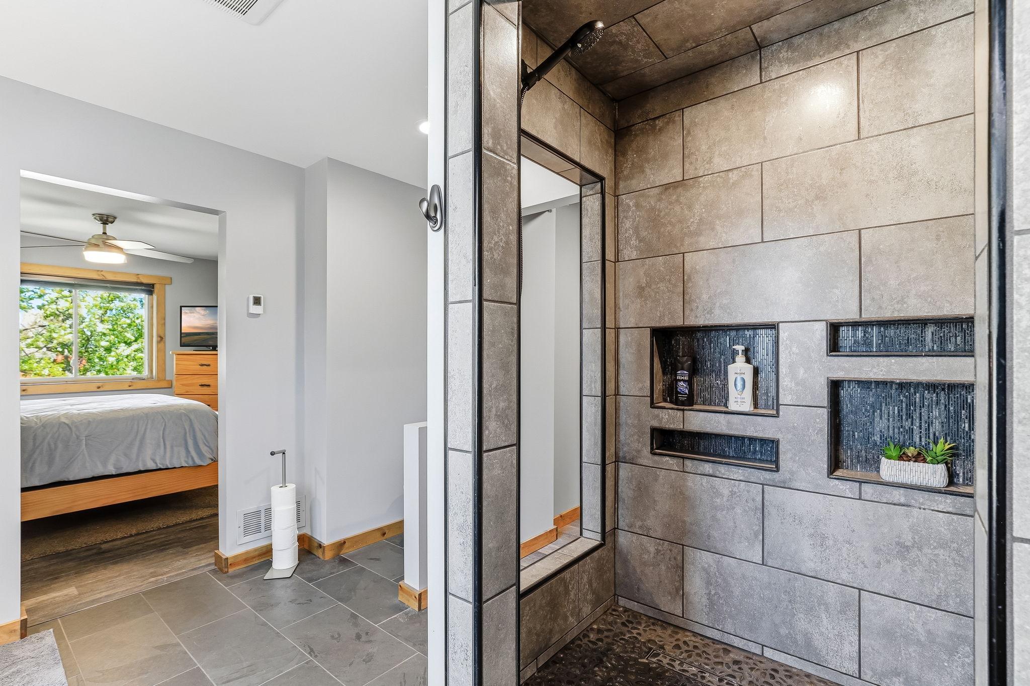 18-web-or-mls-13676-Marigold-St-18.jpg