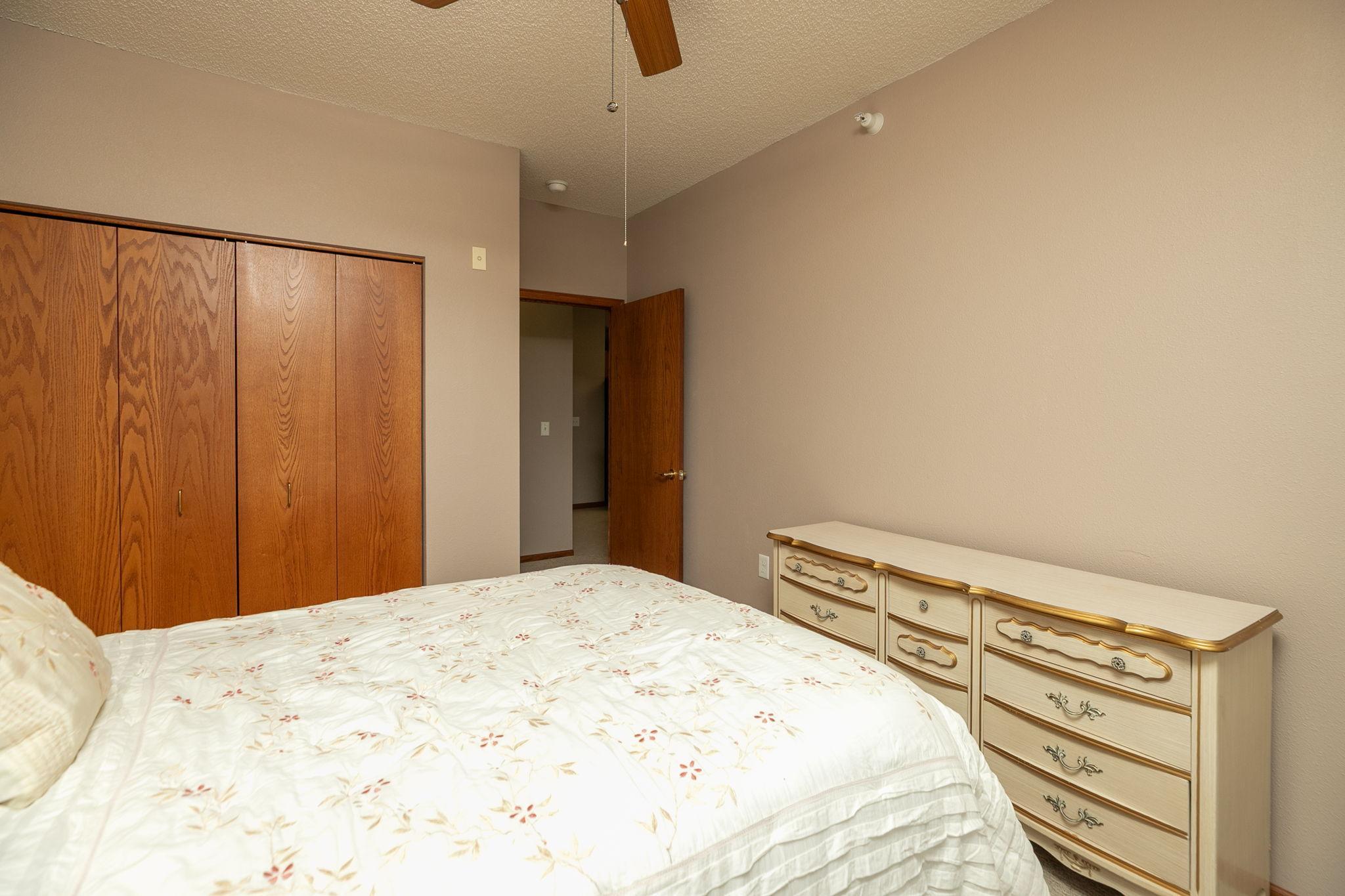 15-web-or-mls-15-Bedroom 2.jpg