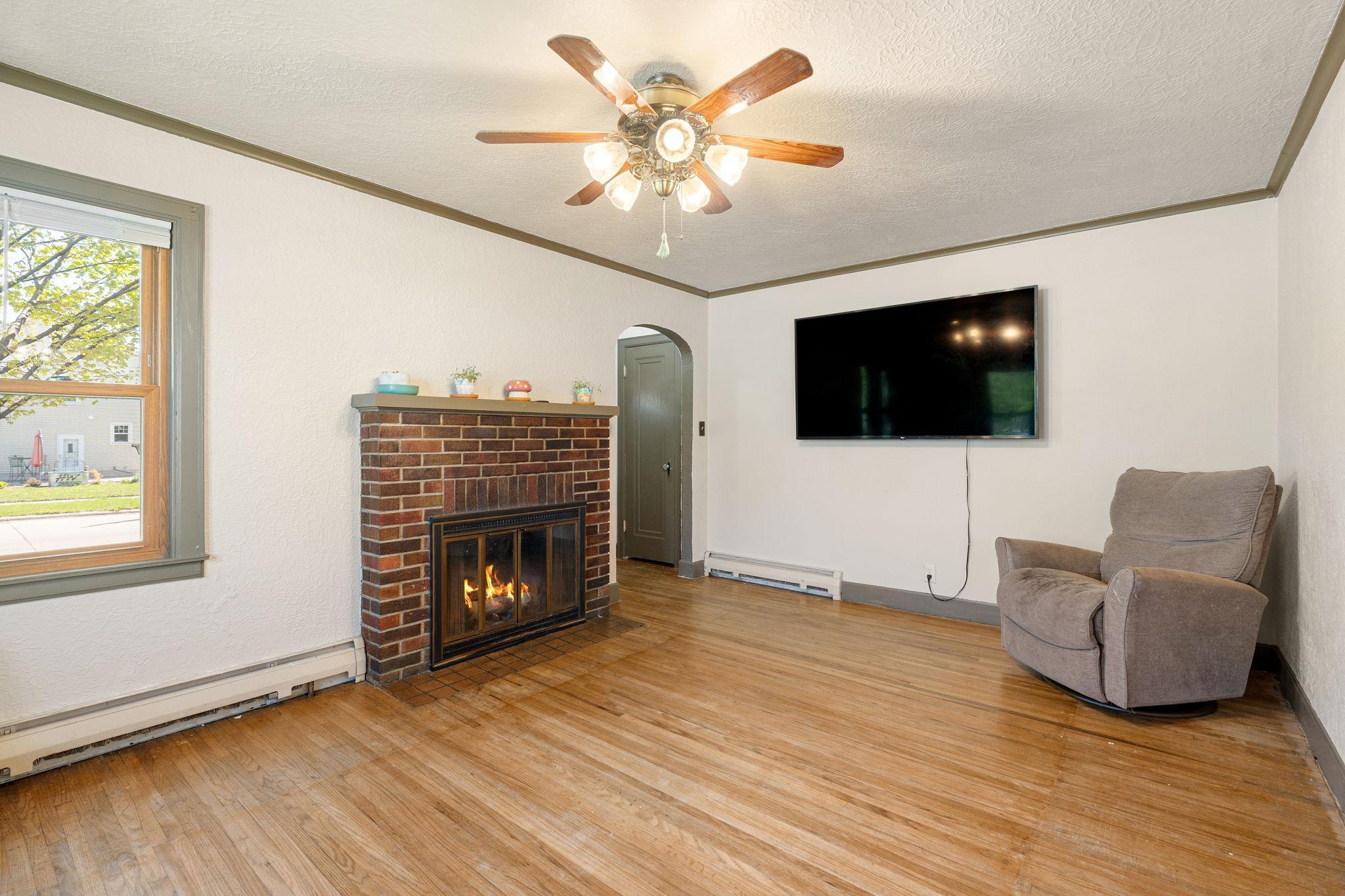 9-web-or-mls-1100-2nd-ave-sw.jpg