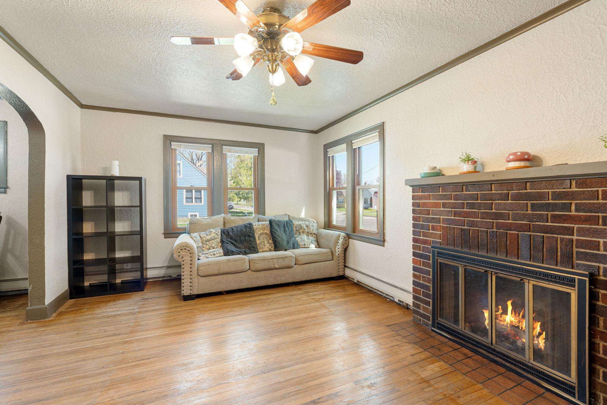 12-web-or-mls-1100-2nd-ave-sw.jpg