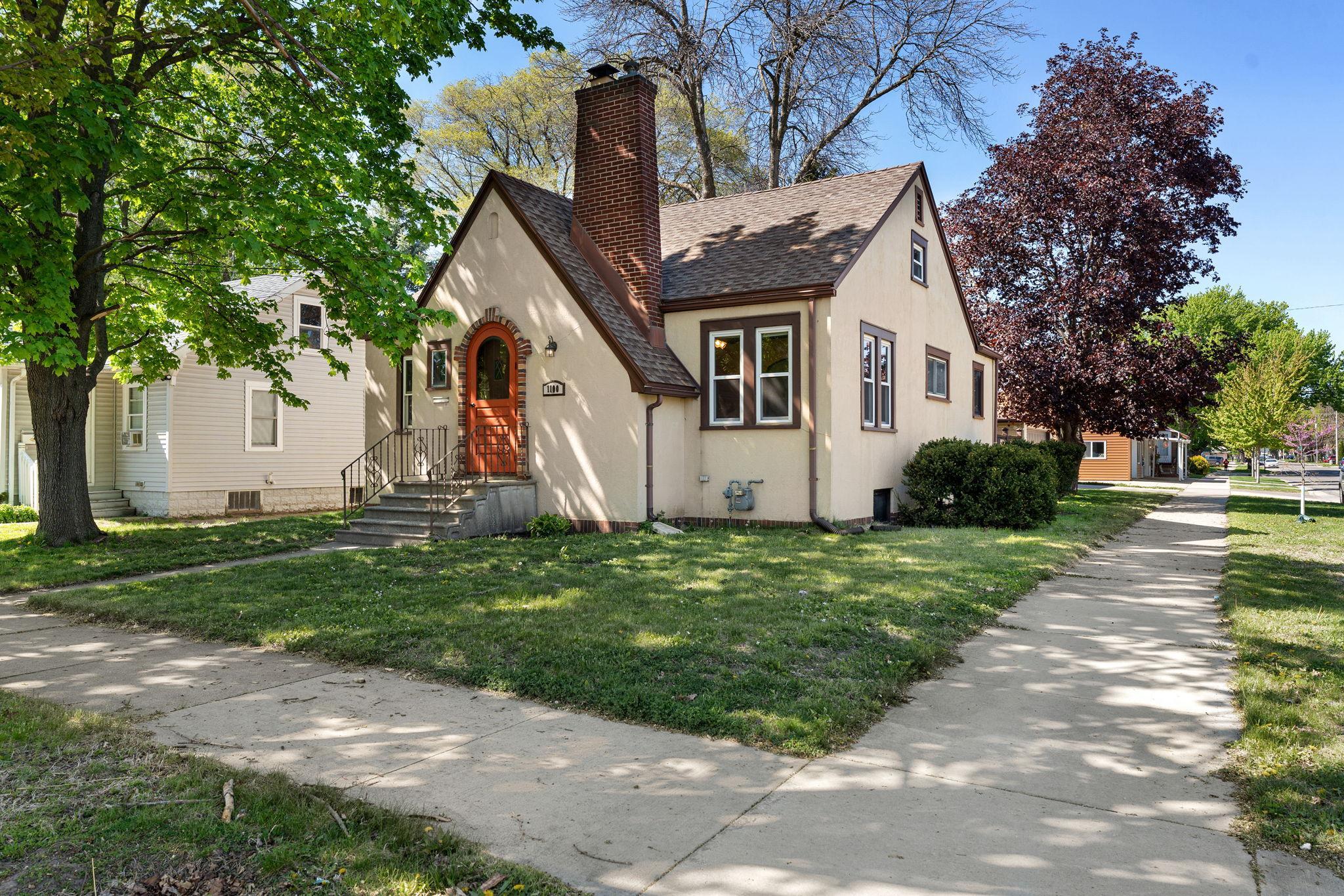 2-web-or-mls-1100-2nd-ave-sw.jpg