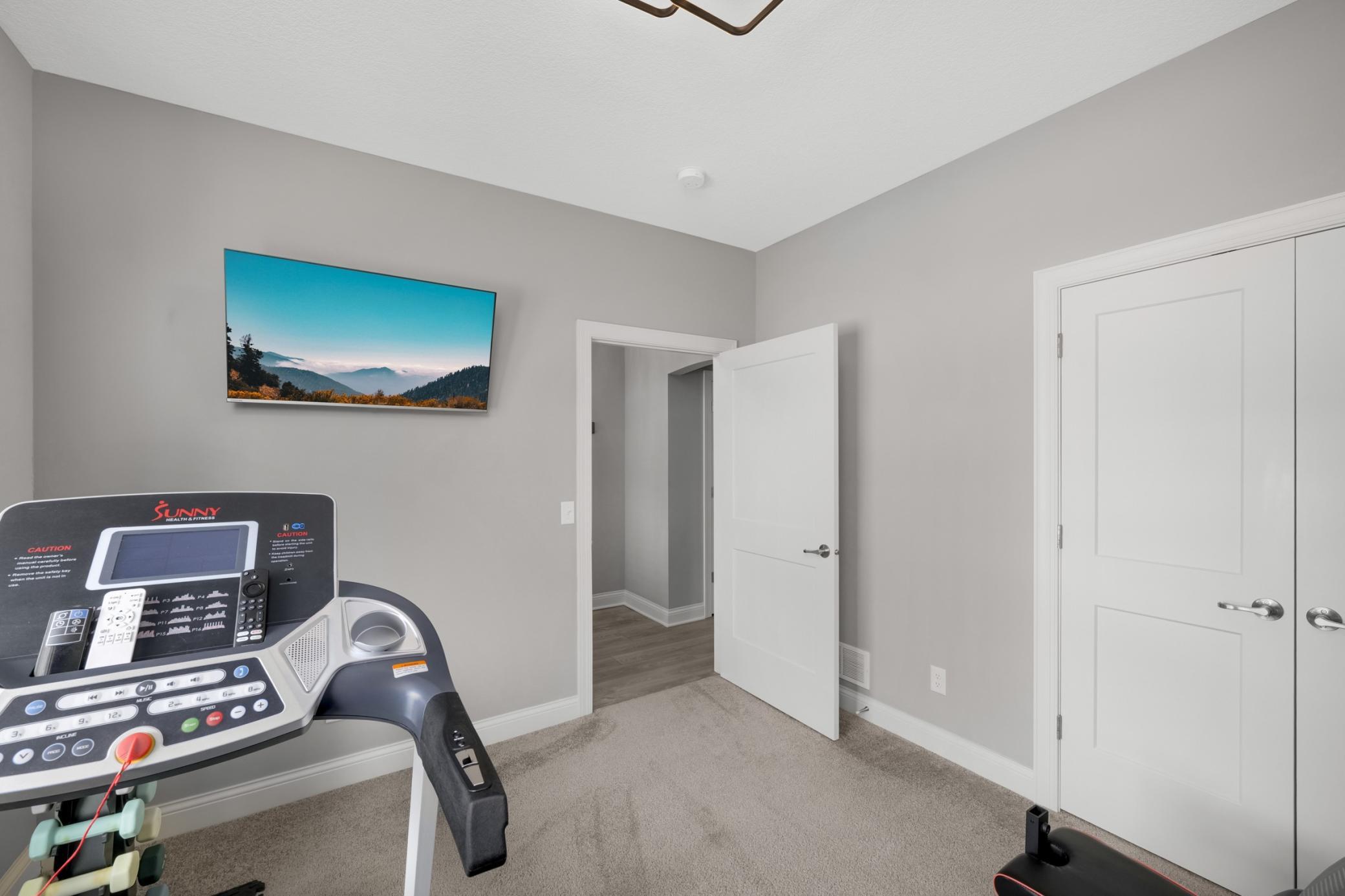 2nd bedroom