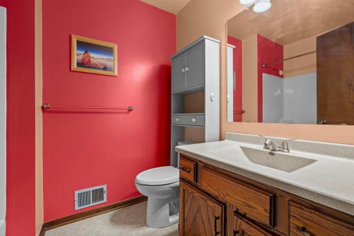 977 Heritage Court E, Vadnais Heights, MN 55127