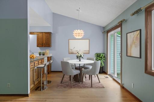 977 Heritage Court E, Vadnais Heights, MN 55127