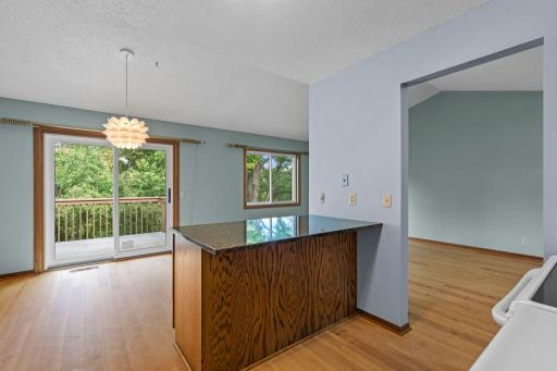 977 Heritage Court E, Vadnais Heights, MN 55127