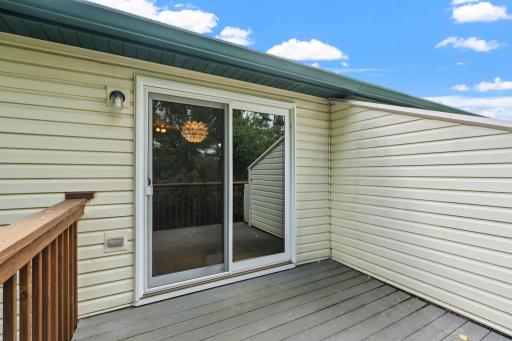 977 Heritage Court E, Vadnais Heights, MN 55127