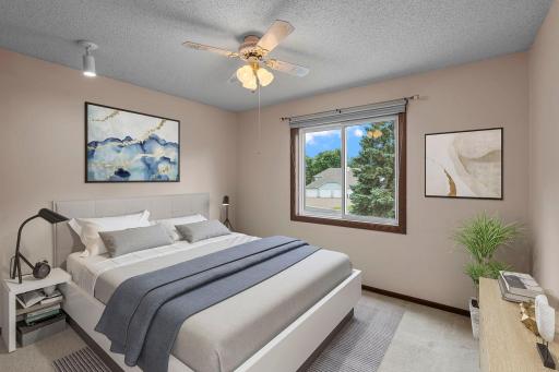 977 Heritage Court E, Vadnais Heights, MN 55127