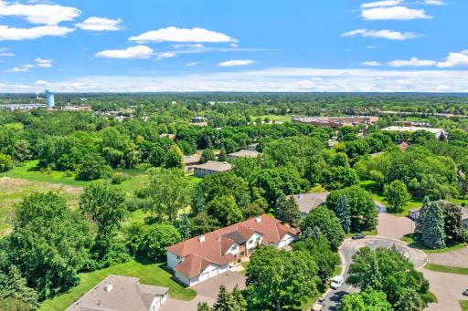 977 Heritage Court E, Vadnais Heights, MN 55127