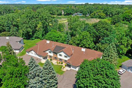 977 Heritage Court E, Vadnais Heights, MN 55127