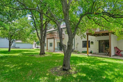977 Heritage Court E, Vadnais Heights, MN 55127