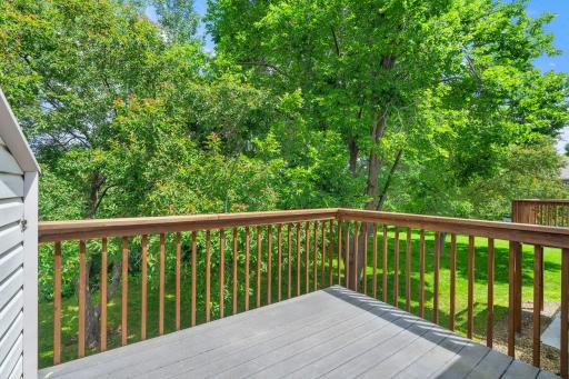 977 Heritage Court E, Vadnais Heights, MN 55127