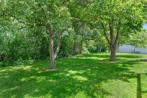 977 Heritage Court E, Vadnais Heights, MN 55127