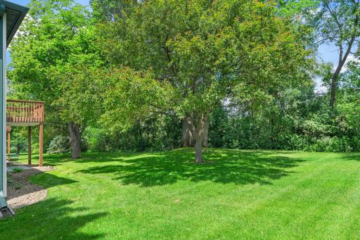 977 Heritage Court E, Vadnais Heights, MN 55127