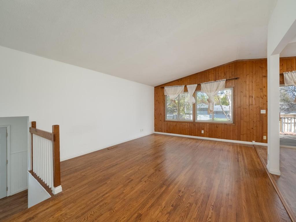 008-016-Living Room-1024x768.jpg