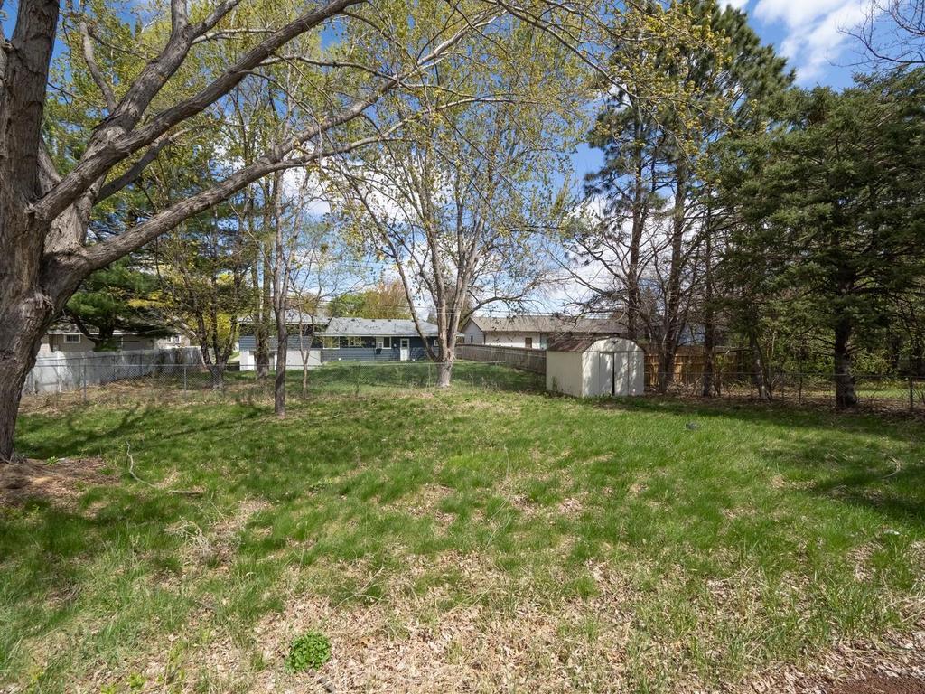 005-025-Back Yard-1024x768.jpg