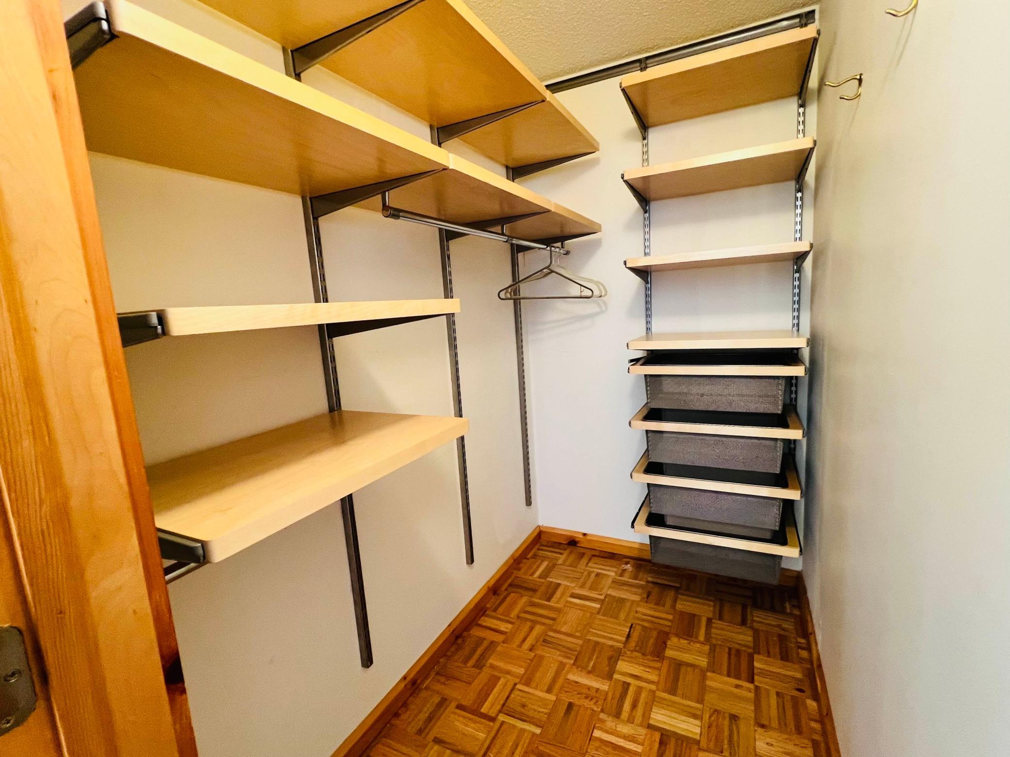 Walk In Closet.jpg