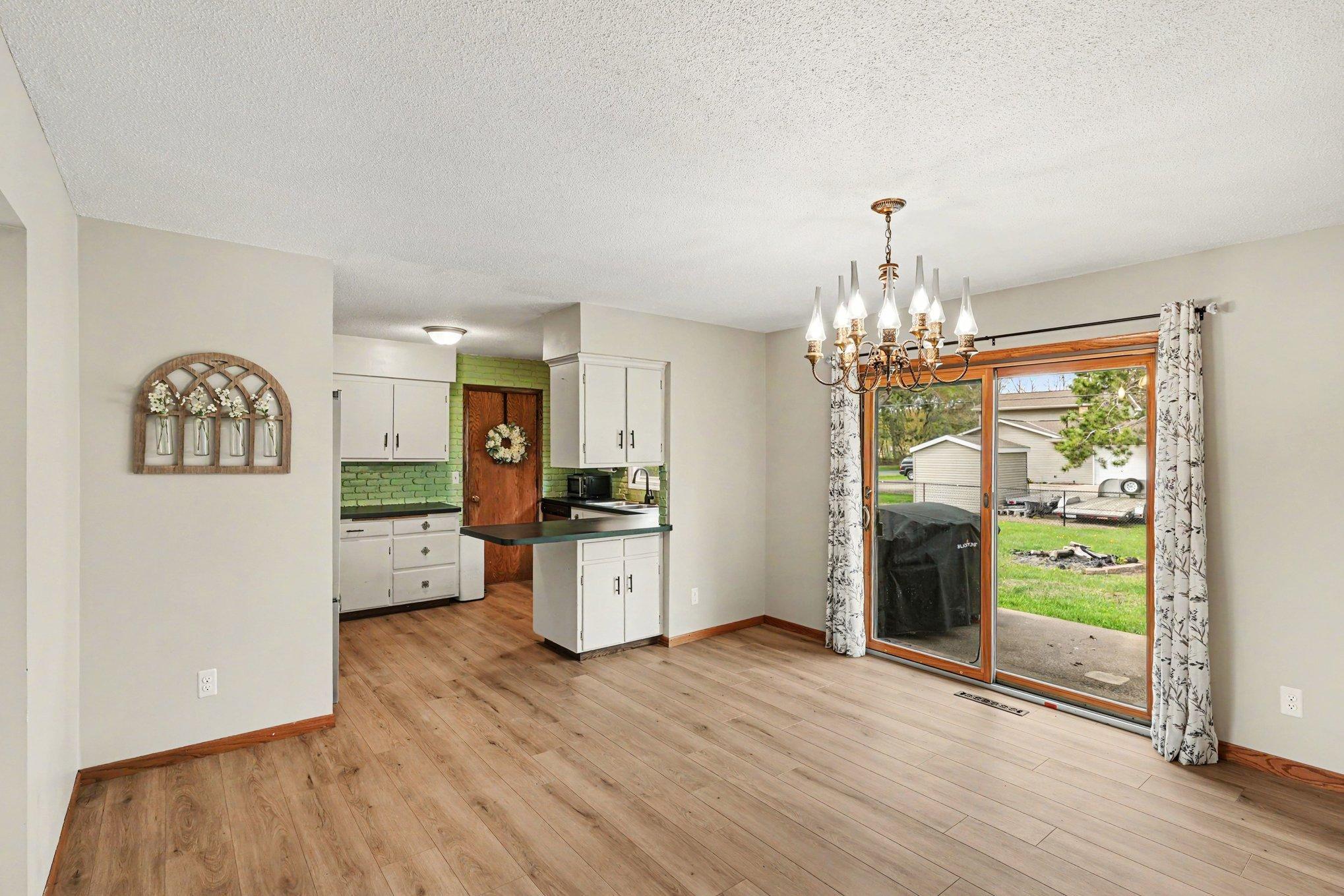 Kitchen/Dining Area