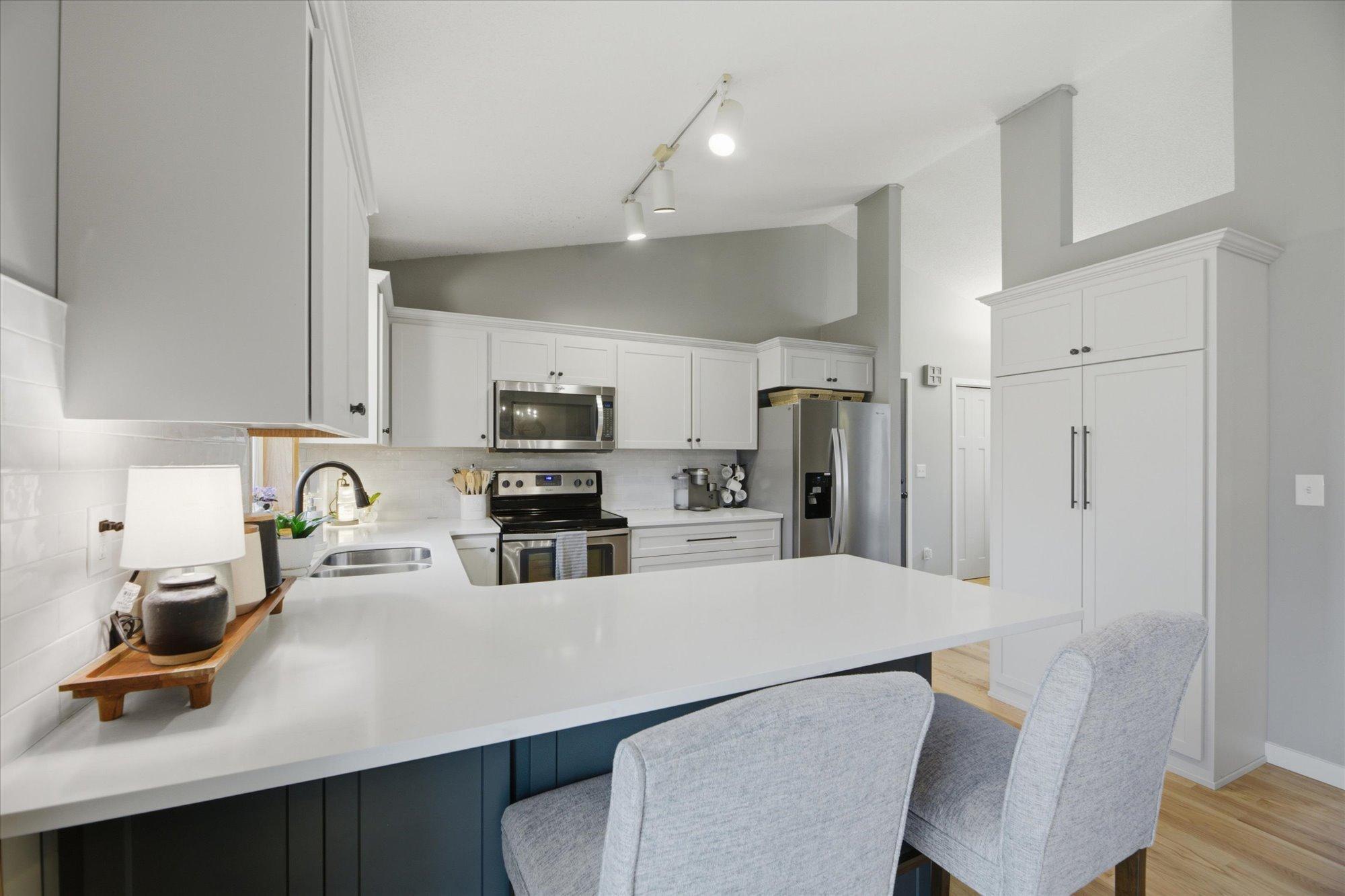Fully remodeled Kitchen with quartz counter tops