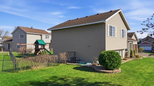 414 Maple Knoll Way NW, Saint Michael, MN 55376