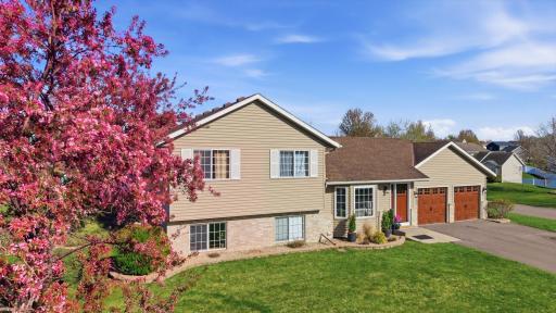 414 Maple Knoll Way NW, Saint Michael, MN 55376