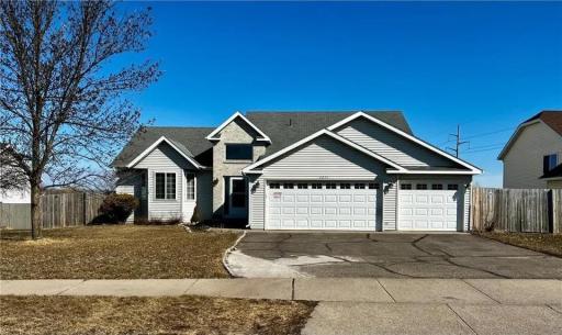 1211 Hillside Road, Sauk Rapids, MN 56379