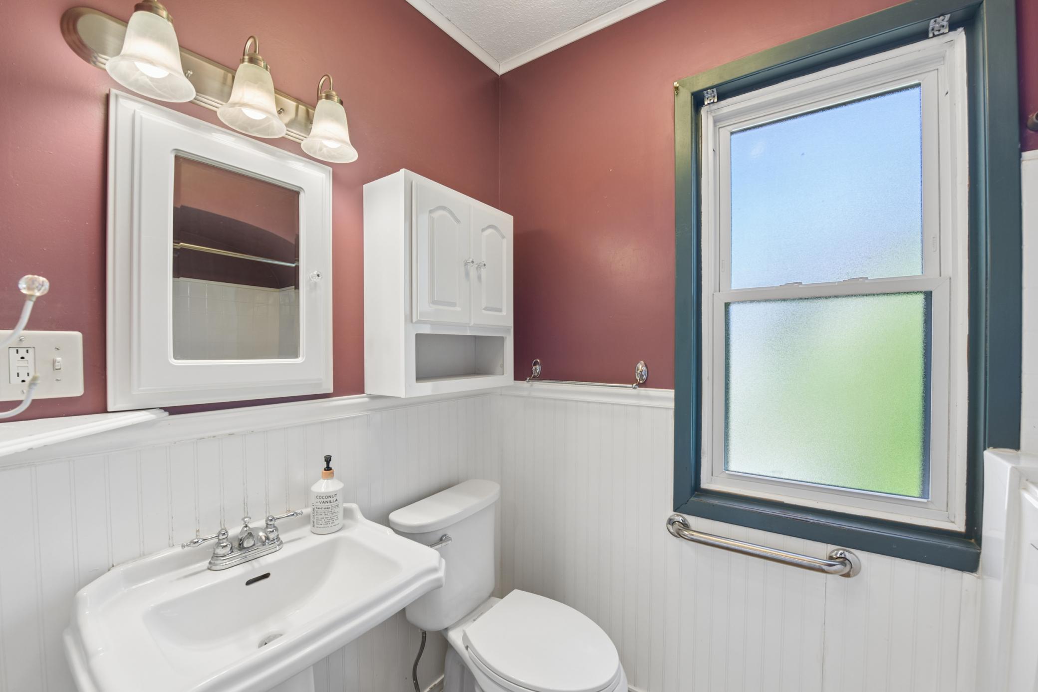 Main Floor Full Bath