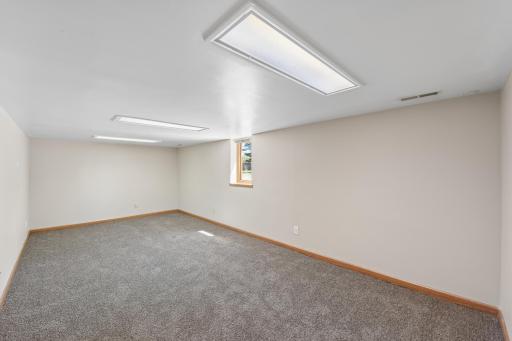 4721 Bald Eagle Avenue, Saint Paul, MN 55110