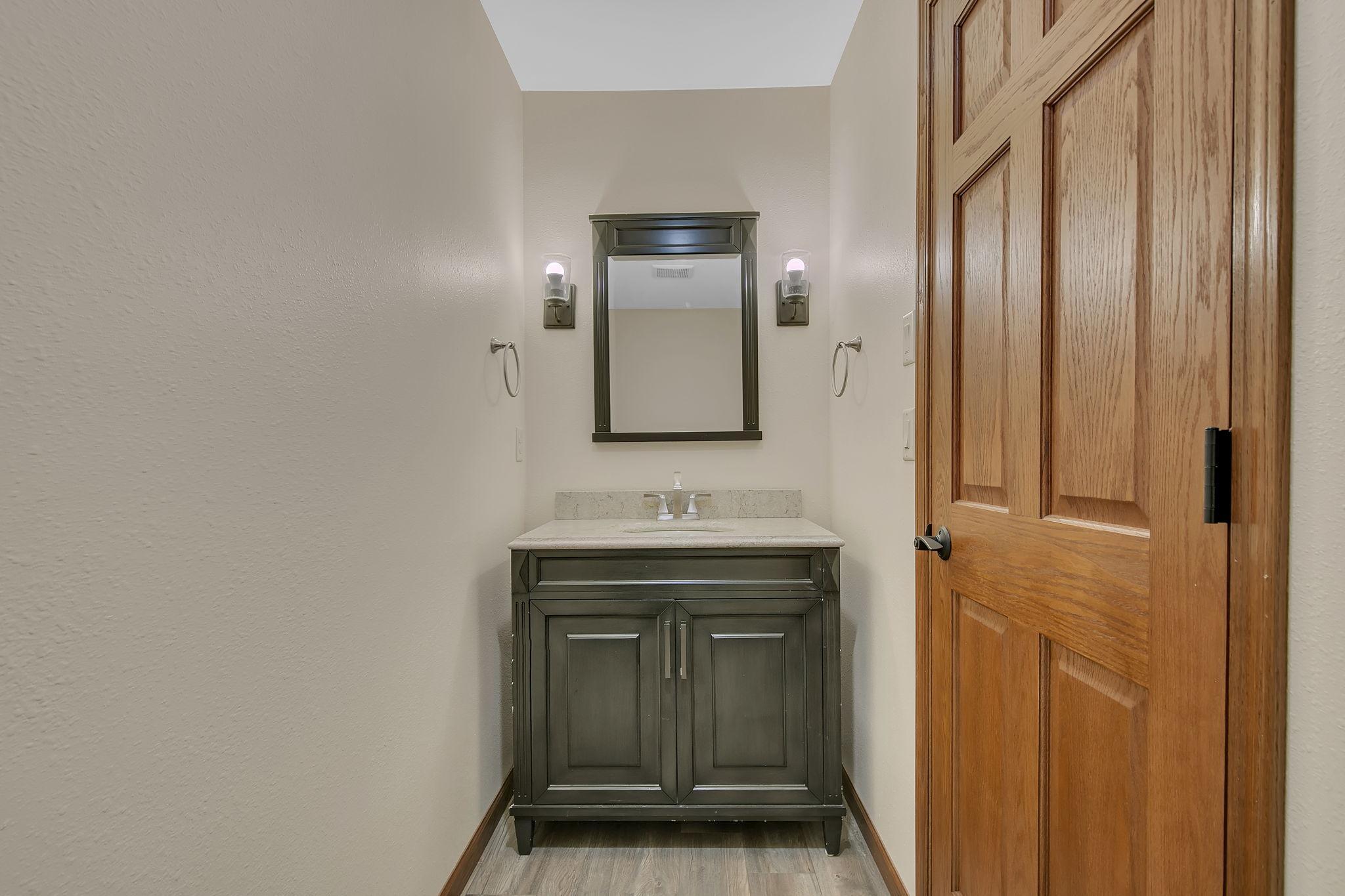 Lower level 1/2 bath