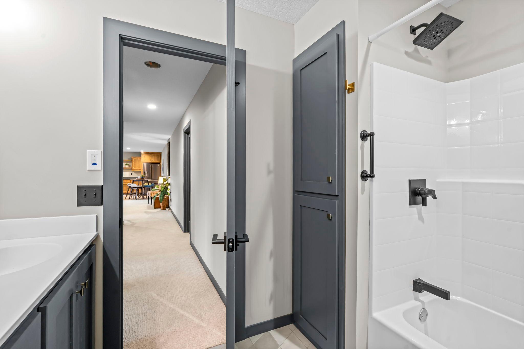 Lower level full bath