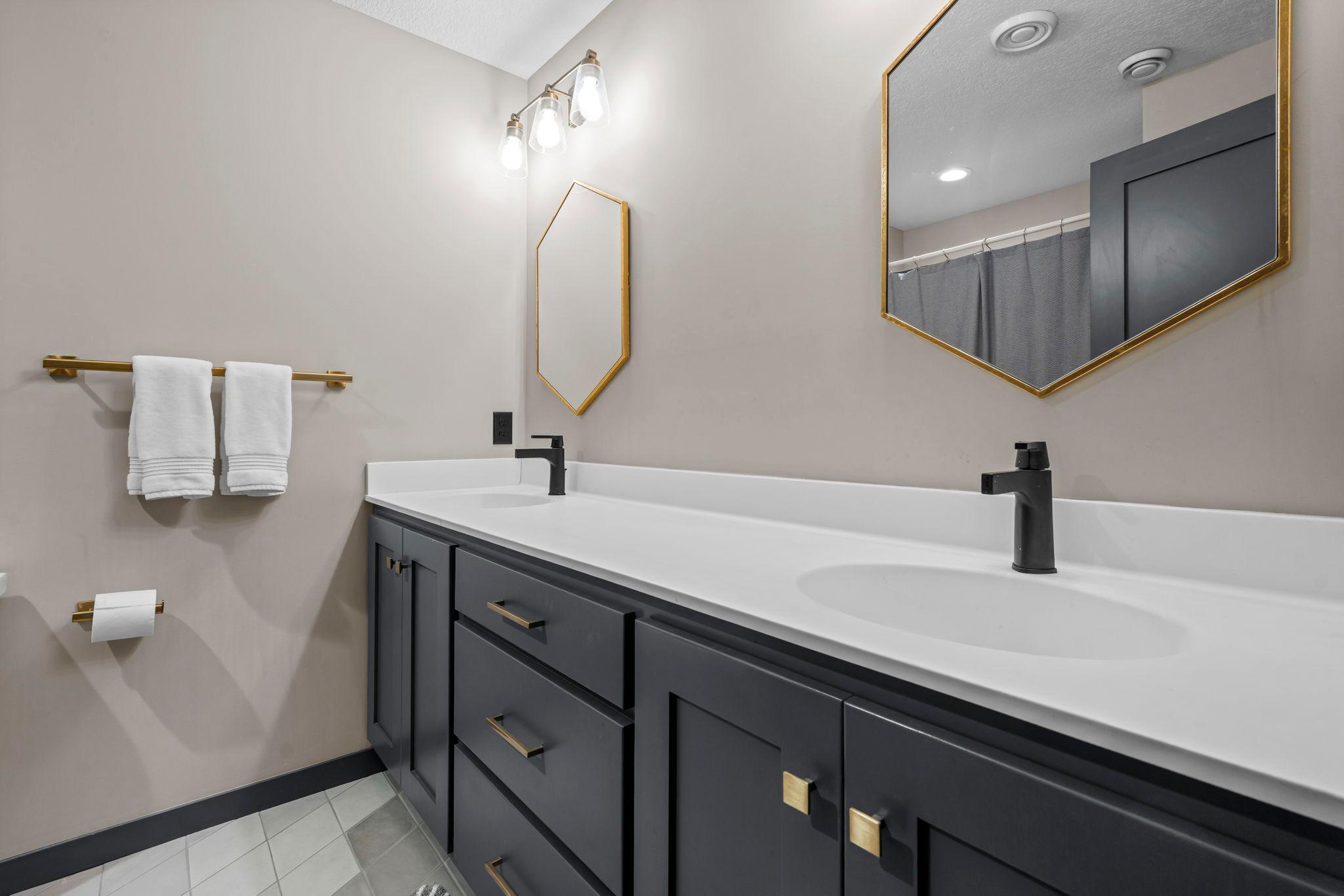 Lower level full bath