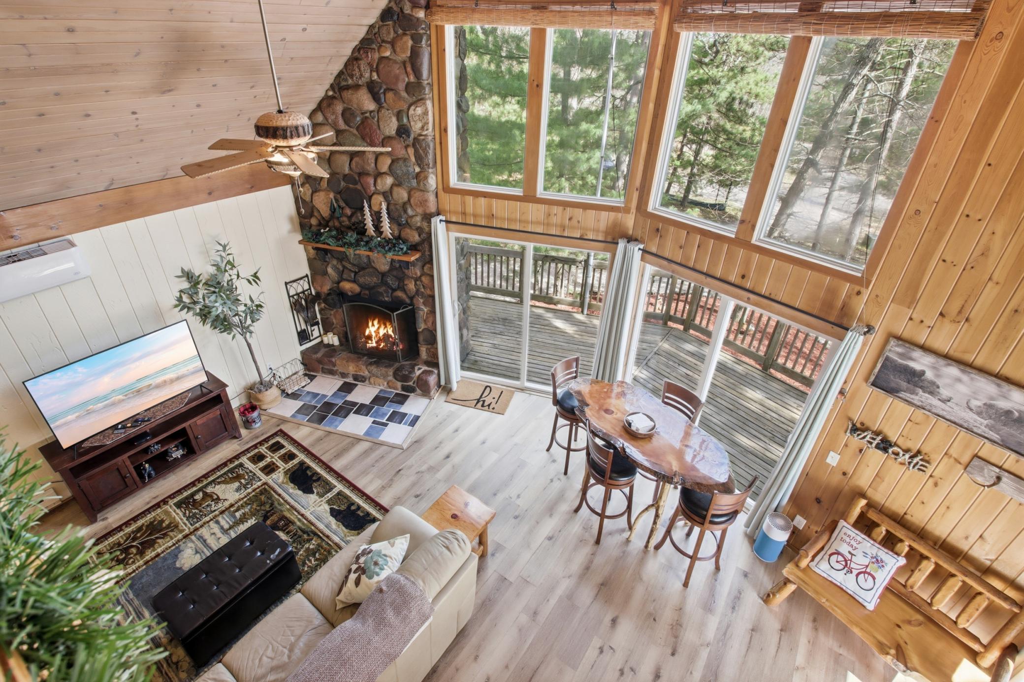 Overlook from the loft shares the panoramic views of nature
