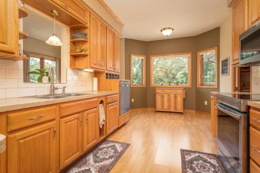 A practical, welcoming kitchen with generous workspace and storage