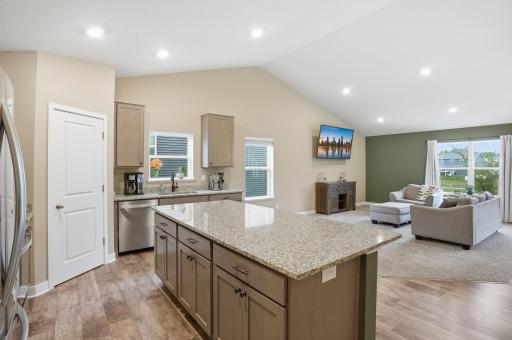 18137 Hidden Creek Trail, Lakeville, MN 55044