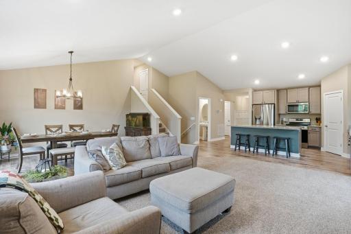 18137 Hidden Creek Trail, Lakeville, MN 55044