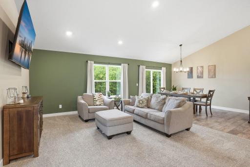 18137 Hidden Creek Trail, Lakeville, MN 55044