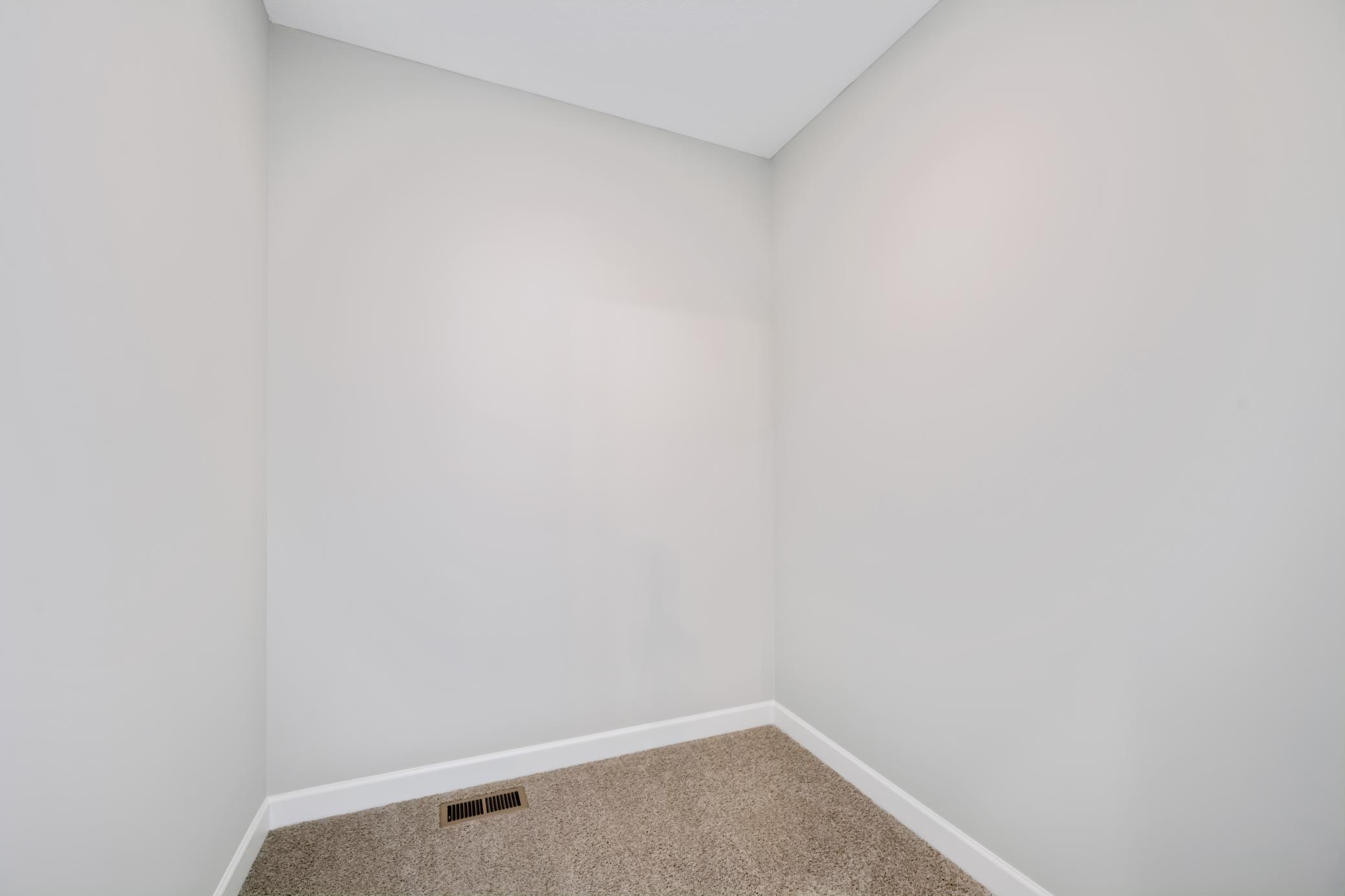 Primary Walk In Closet (1).jpg