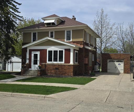 116 E School Street, Owatonna, MN 55060