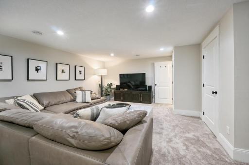 820 Niagara Lane N, Plymouth, MN 55447