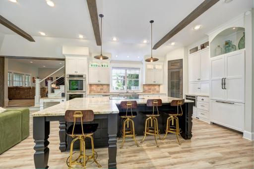 820 Niagara Lane N, Plymouth, MN 55447
