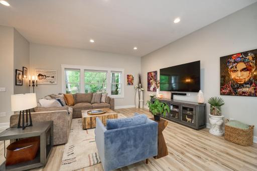 820 Niagara Lane N, Plymouth, MN 55447